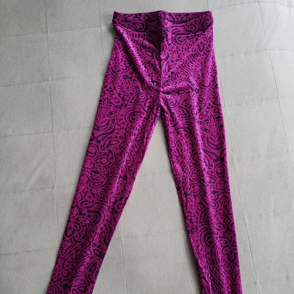 NWOT Patterned Leggings